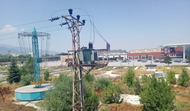 Lunapark değil hayalet park! Sera AVM’nin unutulan köşesi tehlike saçıyor