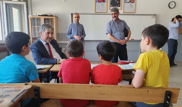 Müdür Yılmaz’dan Öğrencilere Kitap Okuma Çağrısı