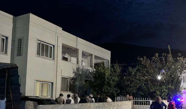 Annesinin boğazını kesip öldüren sanığa 24 yıl hapis
