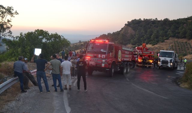 Manisa’da Kamyon Devrildi: Alevler Ormana Ulaşmadı