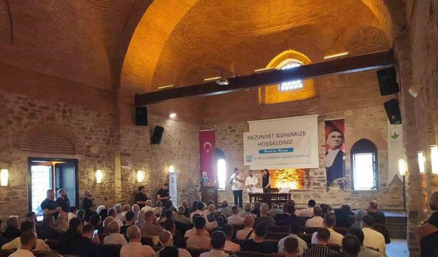 Bağımlılıklarını yenen bireyler mezuniyet coşkusunu yaşadı