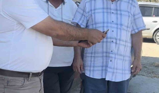 Otobüs şoförü içi para dolu cüzdanı sahibine teslim etti