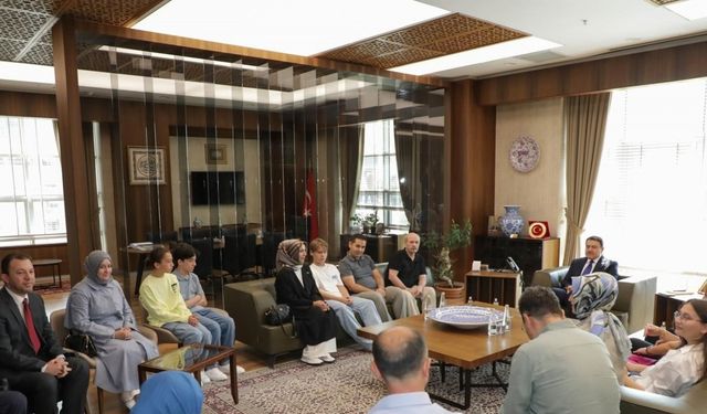 Vali Işın’dan Başarıya Özel Kabul