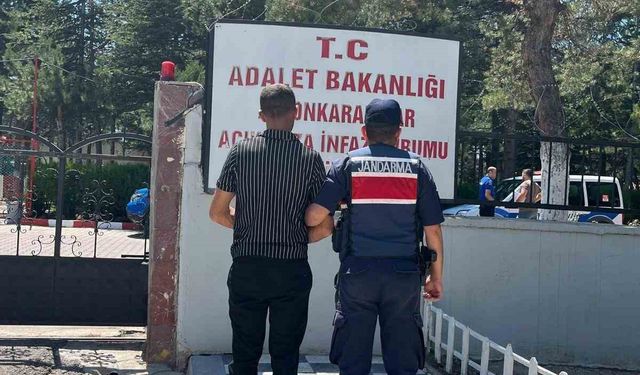 Zehir Taciri Jandarmadan Kaçamadı!