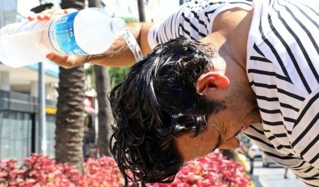 Türkiye Kavruluyor: 40 İl 40 Dereceyi Aştı!