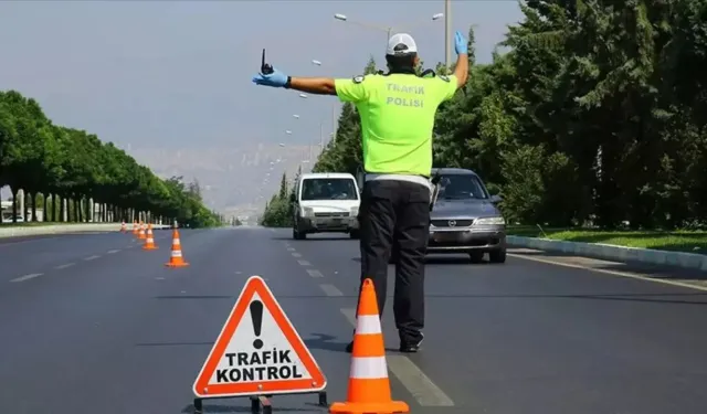 Trafik Denetiminde 4.910 Sürücüye Ceza Kesildi