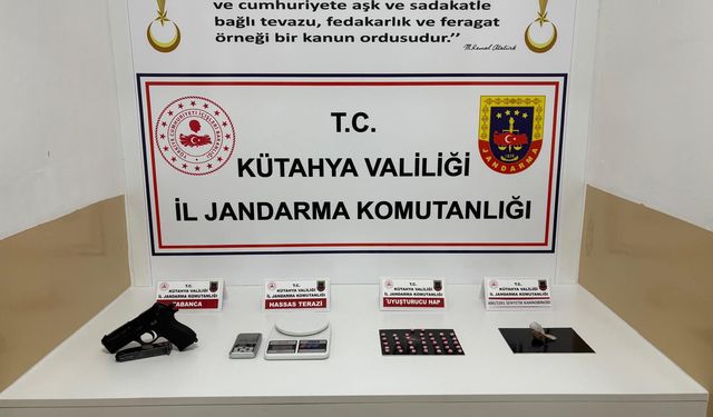 Kütahya’da Jandarma Baskını: Uyuşturucu ve Silah Ele Geçirildi