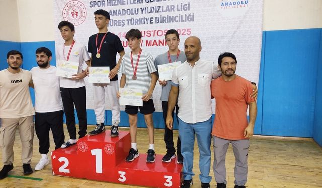 Kütahyalı Güreşçiler Türkiye Finallerinden Madalyayla Döndü