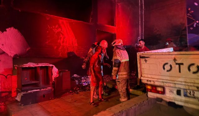 Geceyi alevler aydınlattı: 2 kişi son anda kurtarıldı