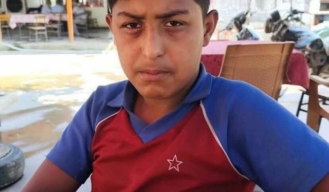 Kafasına sandalyeyle vurulan 13 yaşındaki çocuk öldü