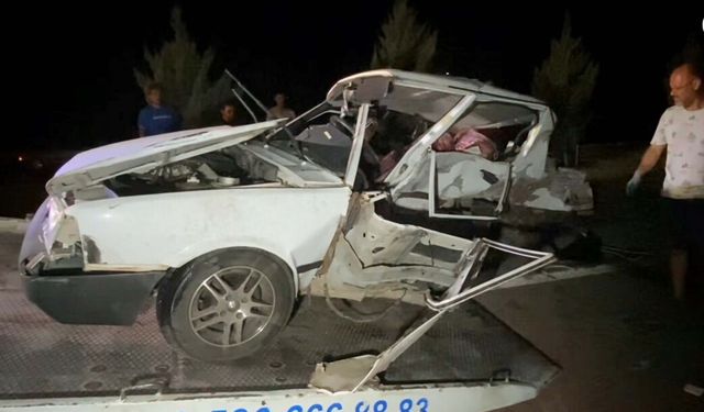 Kavşaktaki kaza kanlı bitti: 1 ölü, 2 yaralı