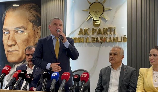 Osman Aşkın Bak: 12 milyon kişiye yüzme öğrettik