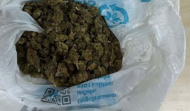 Polis İzmir’de 585 Aranan Şüpheliyi Kıskıvrak Yakaladı