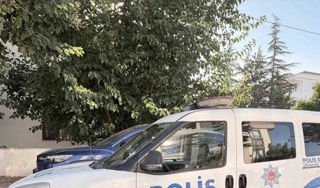 Arabasına binecekti, bacağından vuruldu