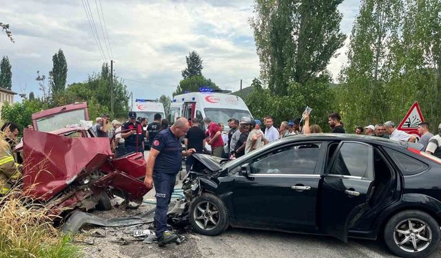 Balıkesir Sındırgı’da Feci Kaza: 4 Kişi Hastanelik