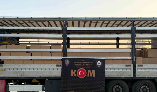 Dev operasyon! 4 milyon 300 bin makaron ele geçirildi