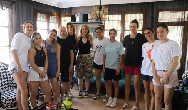 Kadın basketbol takımı forma girmeye hazır