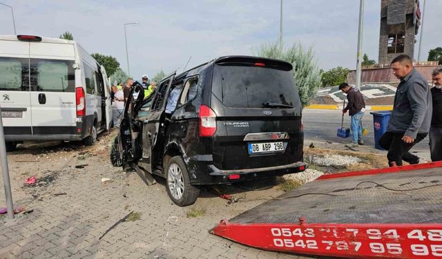 Sındırgı’da Meydana Gelen Kazada 4 Kişi Hastanelik Oldu