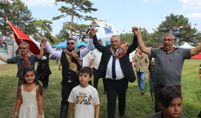 Kütahya Domaniç Güreşleri’nde Şampiyon Nedim Gürel