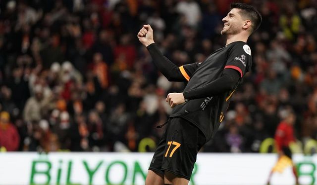 Galatasaray'ın golcüsü takıma veda etti