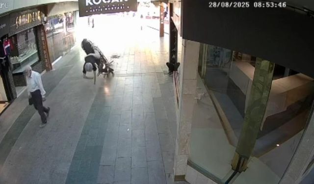 Genç motosikletli rögara çarptı, ölümden döndü