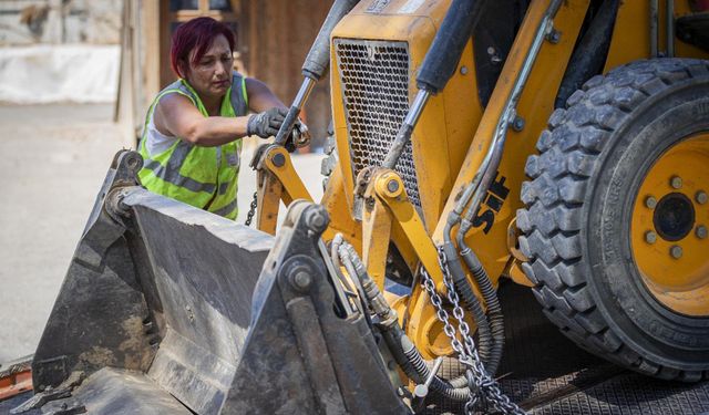 53 Yaşındaki Munise Demirer, Erkek Mesleğinde Öncü Oldu