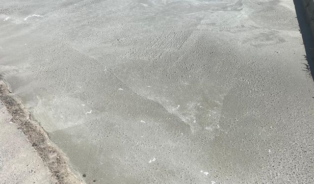 Çökme Sonrası Yol Kapandı: Sürücüler Zor Anlar Yaşadı