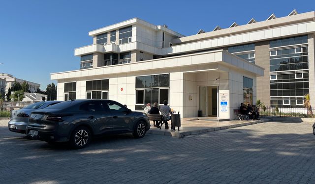 Eski Sevgilisini Vurdu, İki Kişiyi Yaraladı, Canına Kıydı