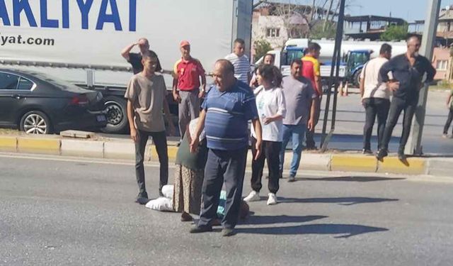 Kontrolden çıkan araç yayaya çarptı, can verdi