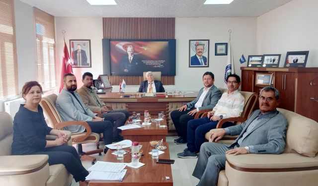 Öğrenciler ve iş dünyası aynı masada