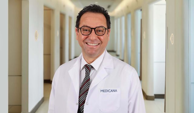 Prof. Dr. Tüzün uyardı: ''Geçmeyen öksürük reflü belirtisi olabilir''