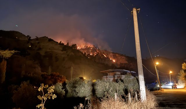 Yangına Karadan Müdahale Sürüyor