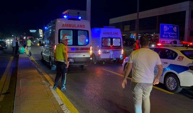 Zincirleme kazada otomobil şarampole uçtu: 1 ölü, 5 yaralı