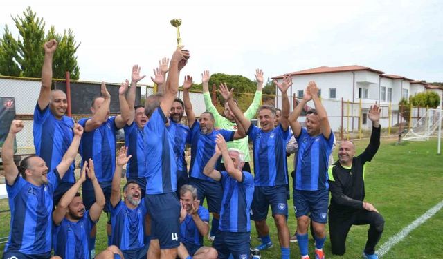 Ayvalık’ta yapılan 8. Dostluk ve Kardeşlik Masterler Futbol Turnuvası tamamlandı