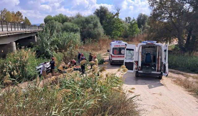 Balıkesir’de araç uçuruma sürüklendi