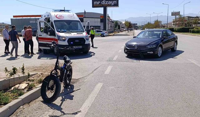 Bandırma’da Kaza: Elektrikli Bisiklet Otomobile Çarptı