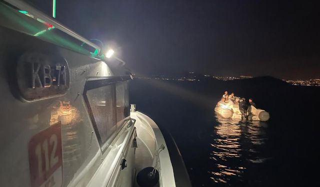 İçinde çocukların bulunduğu göçmenler denizde kurtarıldı
