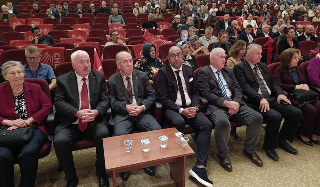 Kütahya’da CHP Kongresi: Zeliha Sarı güven tazeledi