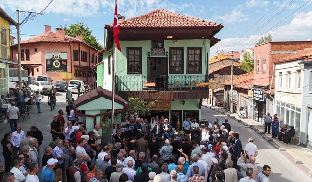 Kütahya’da Tarihi Mekân Hayata Döndü: Yüksek Kahve Açıldı