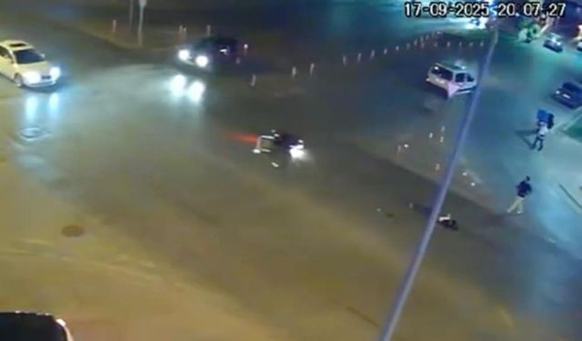 Bu kavşağa giren motosikletlinin elleri titriyor