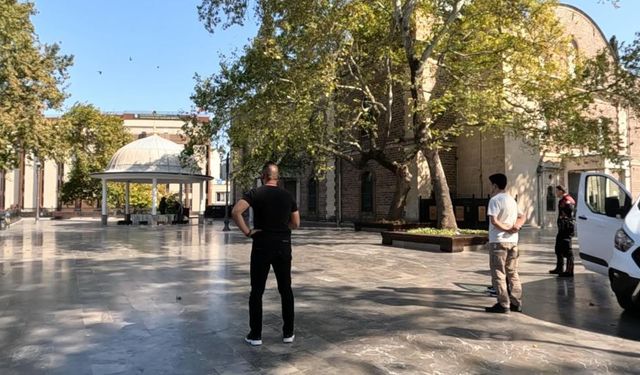 Şehrin en büyük camisinde şüpheli paket panik yarattı