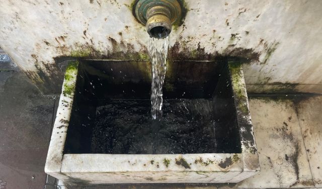 Kütahya'da asırlık caminin dış alanı tepki çekiyor