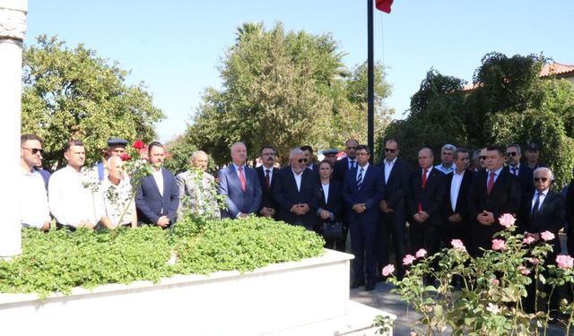 'Efelerin Efesi' Yörük Ali, mezarı başında dualarla anıldı