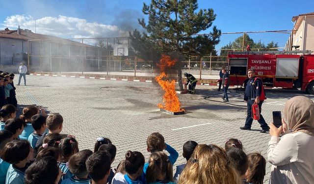 Tavşanlı İtfaiyesinden Miniklere Hayat Kurtaran Eğitim