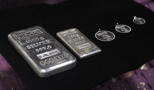 Gümüşte Tarihi Zirve: İlk Kez 50 Doları Aştı
