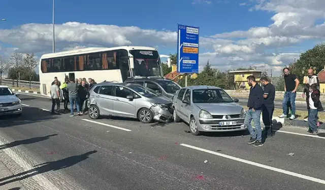 Kütahya’da Zincirleme Kaza: İşçi Servisi 7 Araca Çarptı!