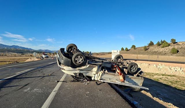 Kütahya'da Akıl Almaz Kaza: Kamyonet Takla Attı, 4 Kişi Yaralandı