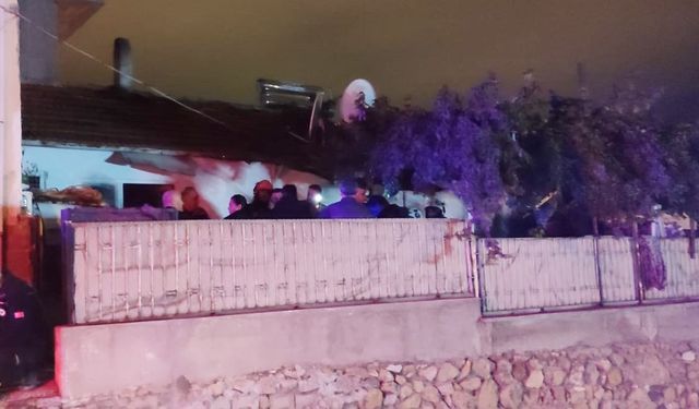 Düğün Hazırlığı Yapıyorlardı, Beton Tavan Üzerlerine Yıkıldı!