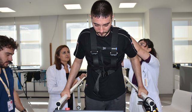 Kaza sonrası felç kalan Alaaddin Efe, yeniden ayağa kalktı