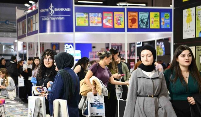 Balıkesir Kitap Fuarı’nı ilk iki günde 35 bin kişi ziyaret etti